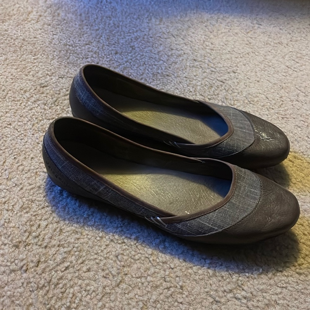 Women’s Patagonia flat slip on tan brown shoe